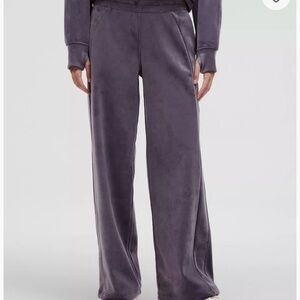 Lululemon Velvet Scuba Mid-Rise Wide-Leg Pant. NWT!